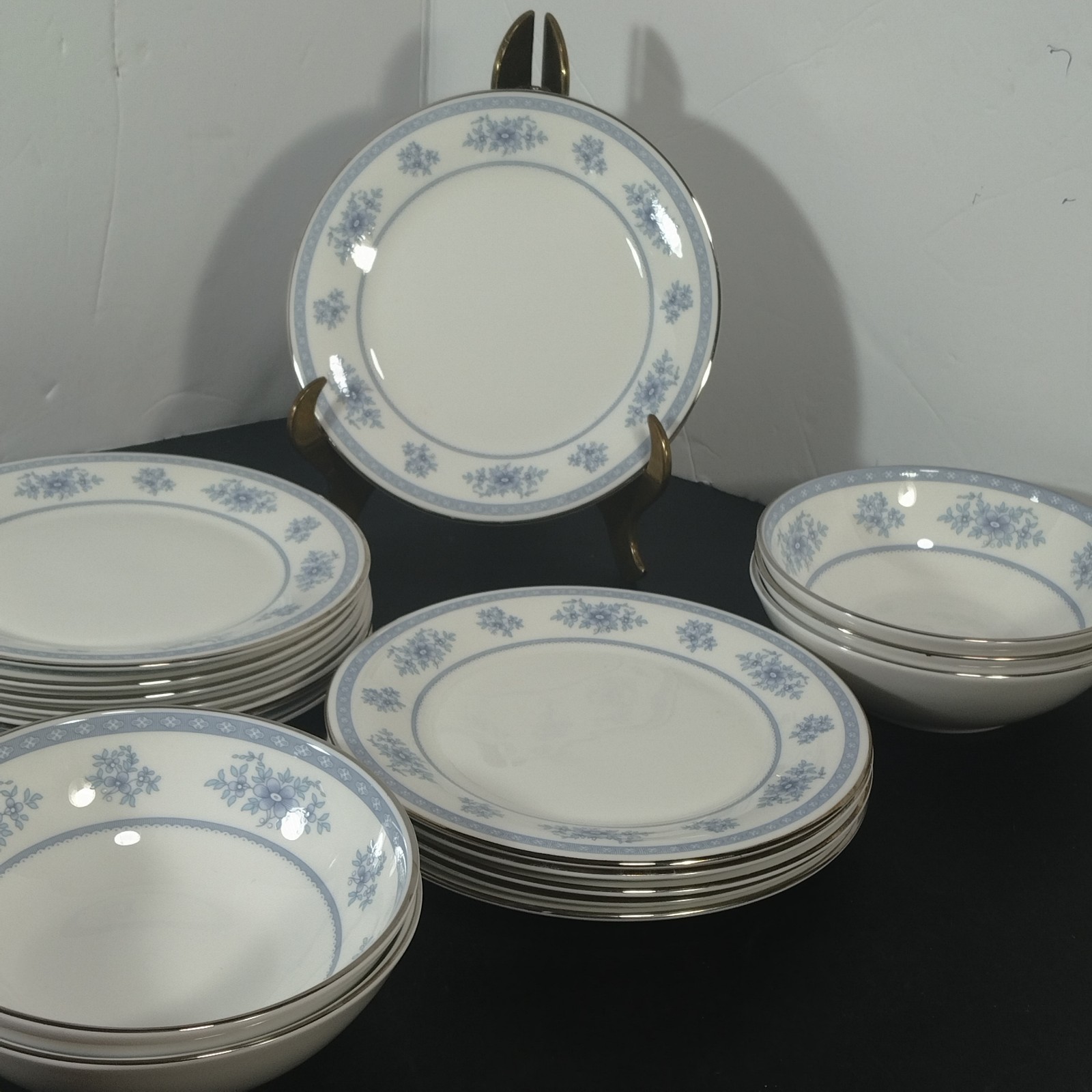 Royal Doulton bone china pattern Laureate