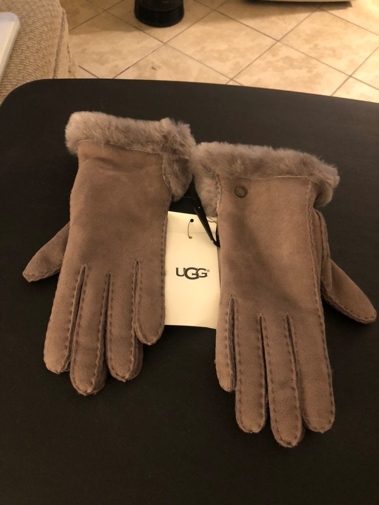 UGG Shearling Gloves