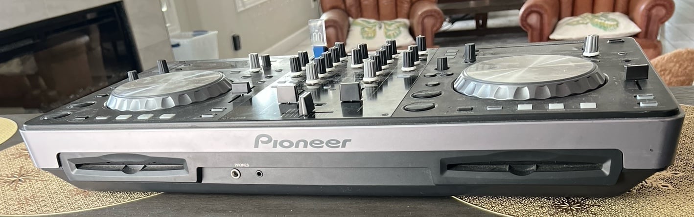 XDJ R1 by Pioneer DJ (900 retail) - DJ Equipment