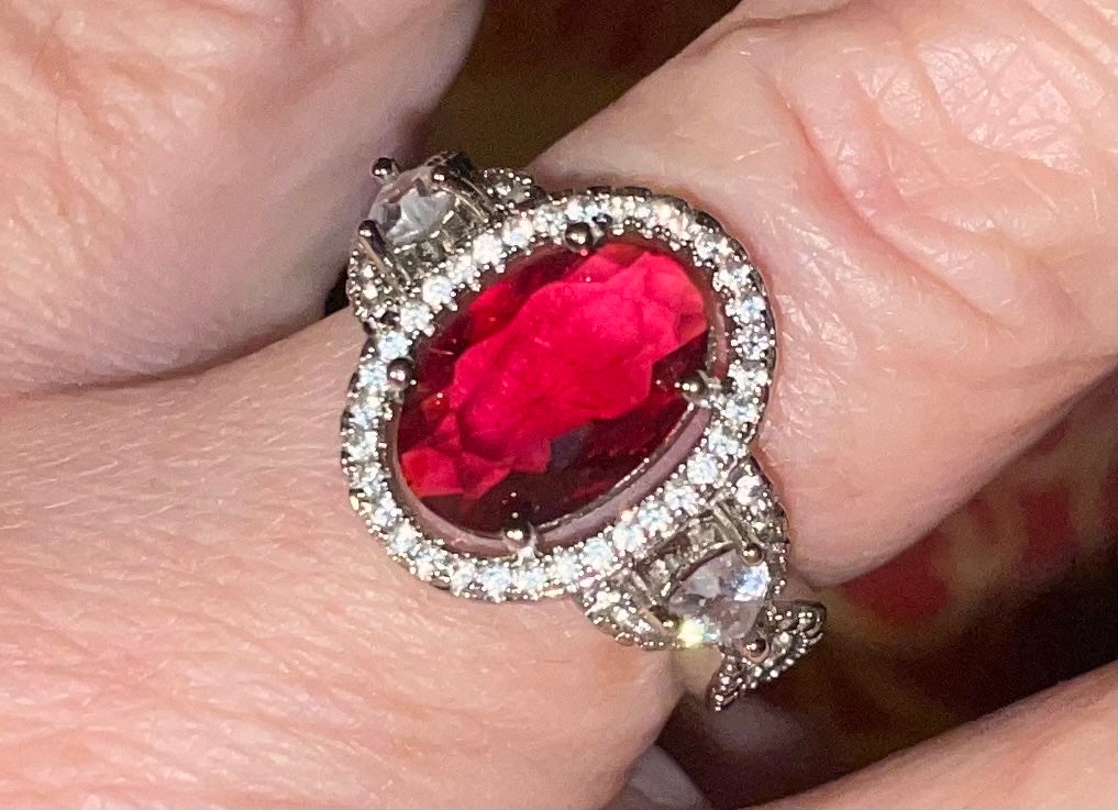 ***EXQUISITE GENUINE RUBY RING OVAL CUT***