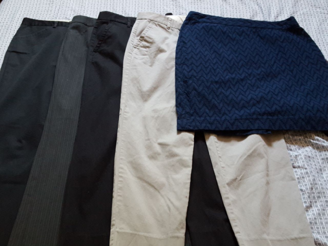 BUNDLE of Womens Pants+Skirt (5 Items)