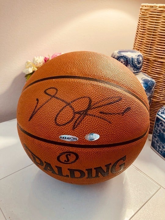 Derrick Rose 2009 Signed Basketball