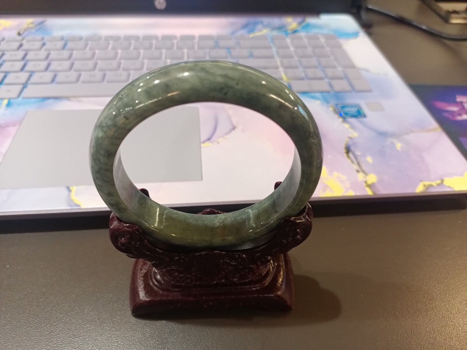 Exquisite grade A jade bangle. Green.