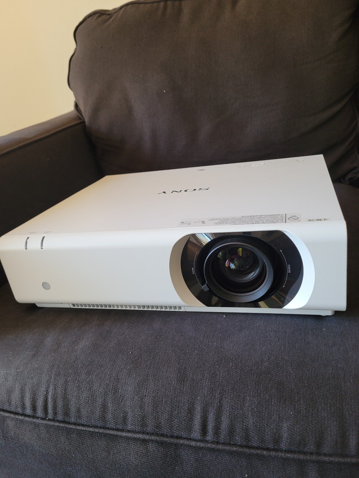 Sony VPL-CH375 Projector