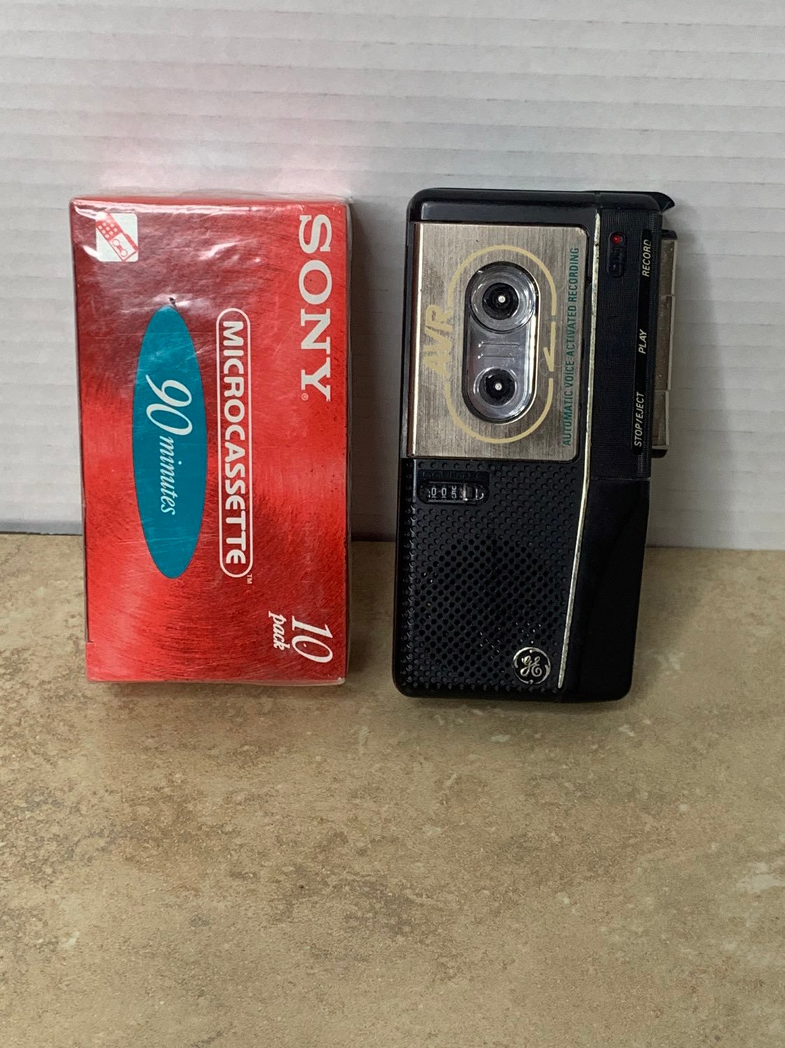GE AVR Voice Recorder & Microcassettes