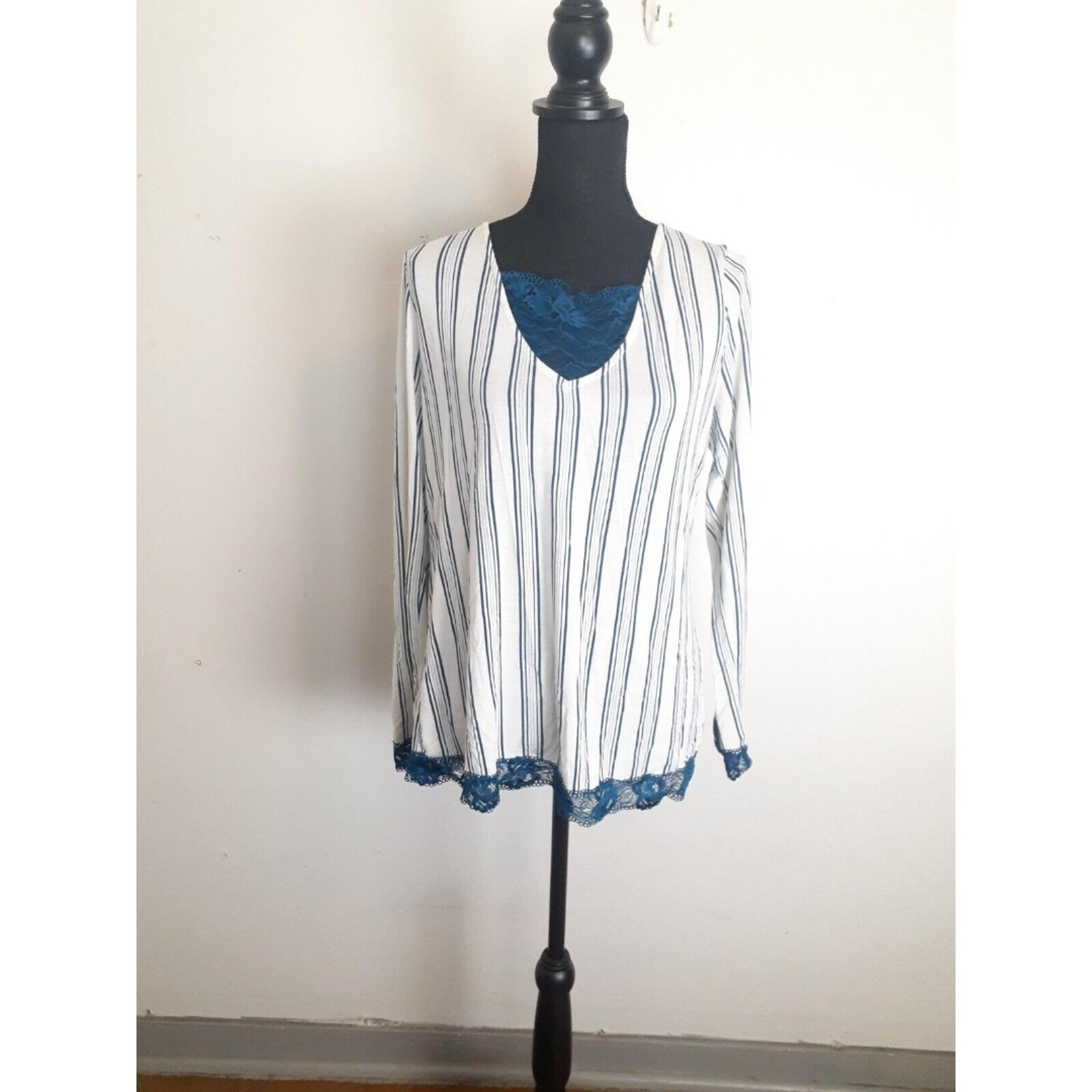 Soma Pajama Top Women Sz S White Blue Striped Lace Detail Night Sleep Shirt