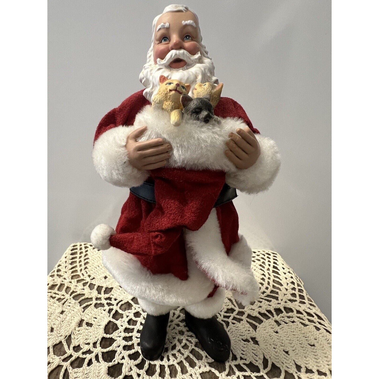 Possible Dreams Clothtique Santa Claus & Kittens in Santa Hat Christmas Figure