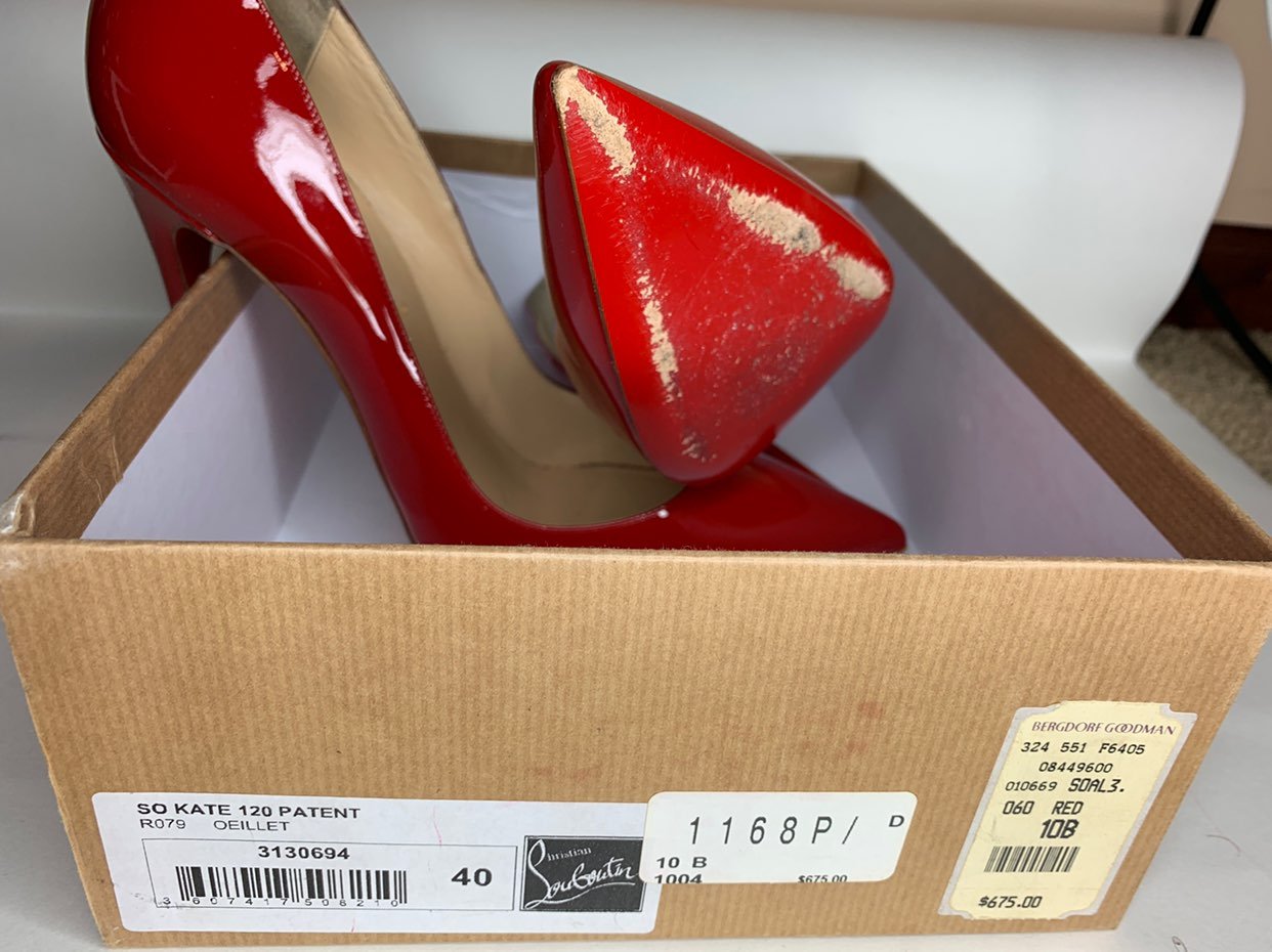 Christian Louboutin 1100382BK01 関税送料込 17d1fdca46c509a3ace75b85248c4e