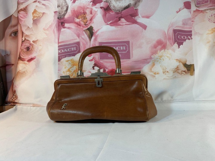 1,950 ROBERTA DI CAMERINO LIGHT BROWN