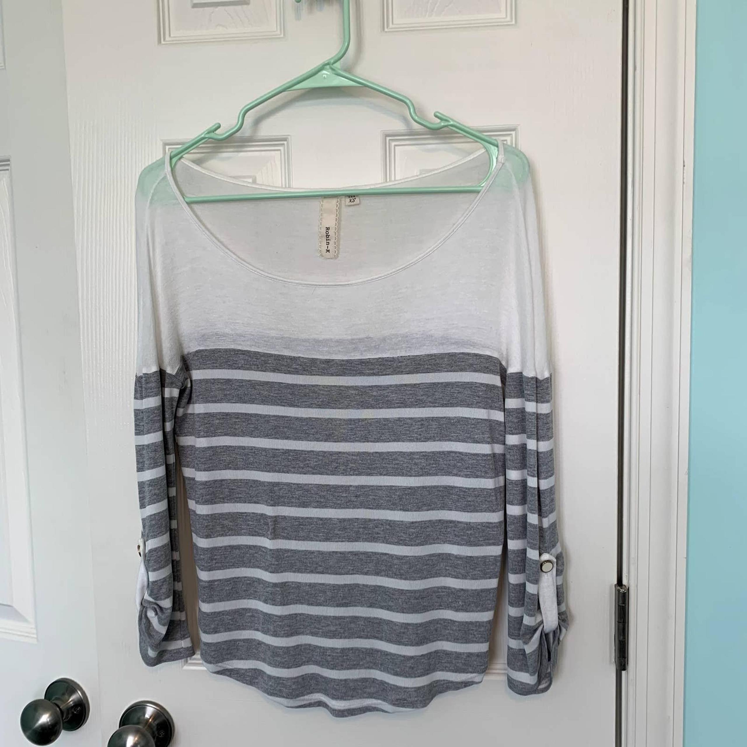Robin K Women's Size Extra Small Gray Stripe Scoop Neck Top