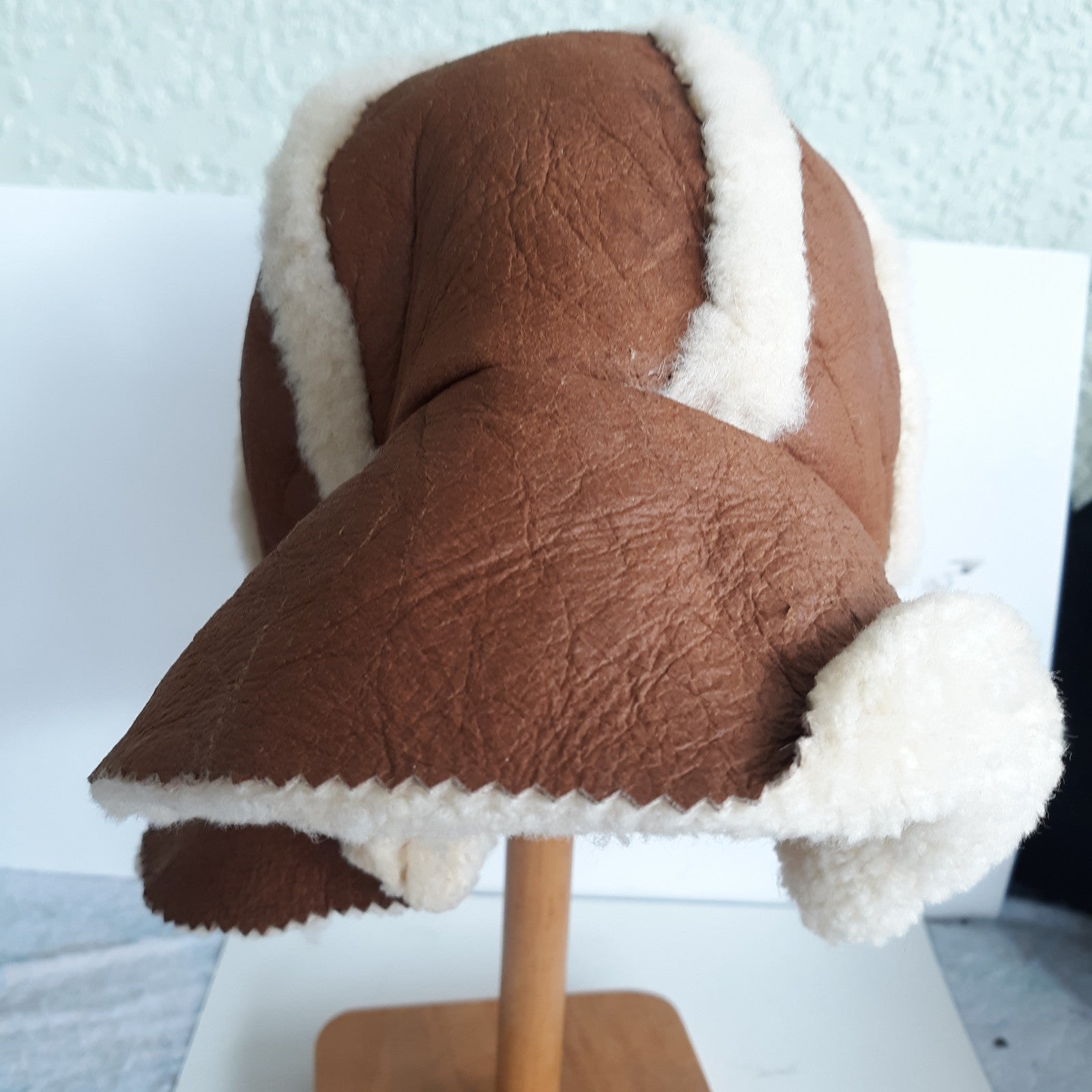 Vintage women sherling hat