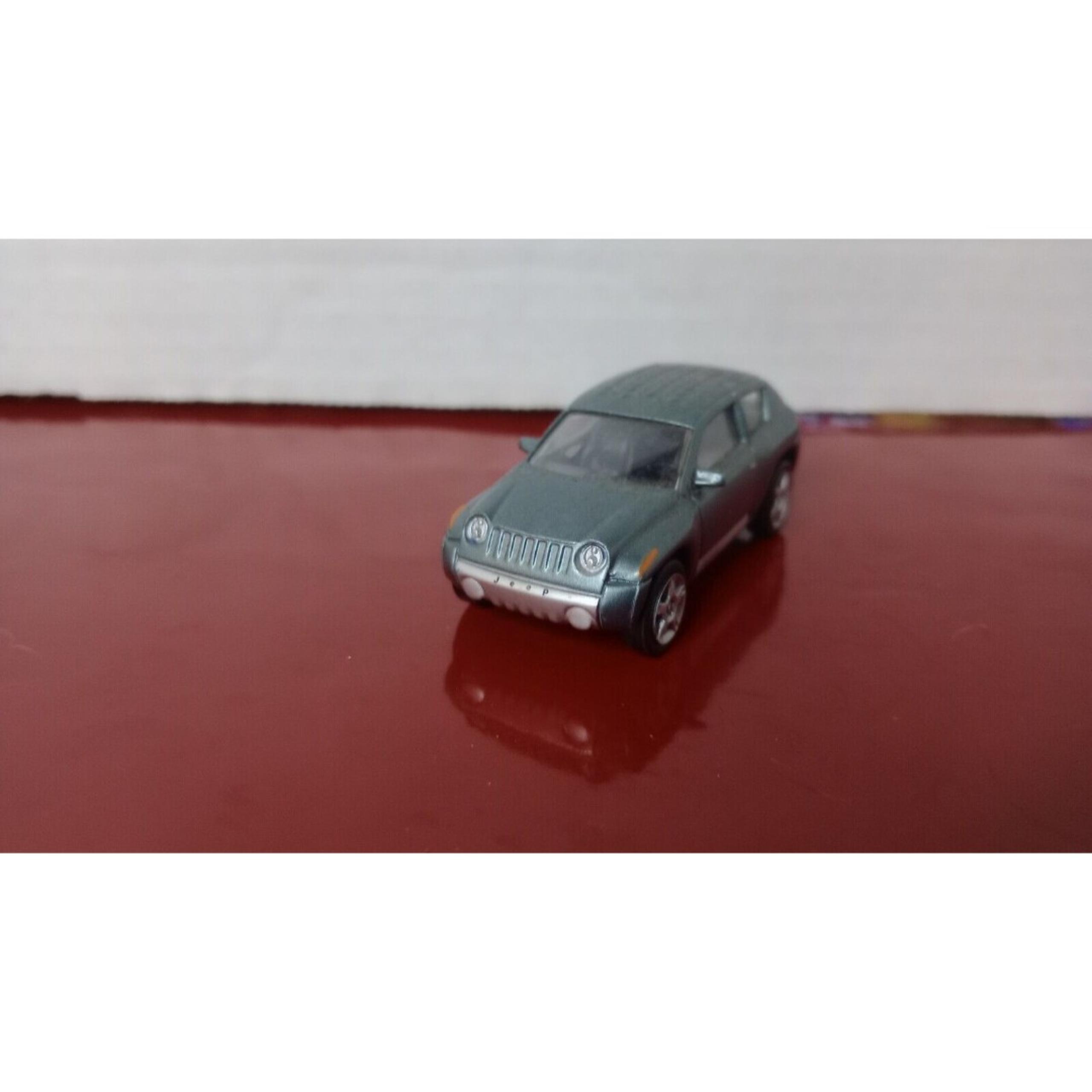 Racing Champions 2002 Jeep Compass 1;64 Diecast Model