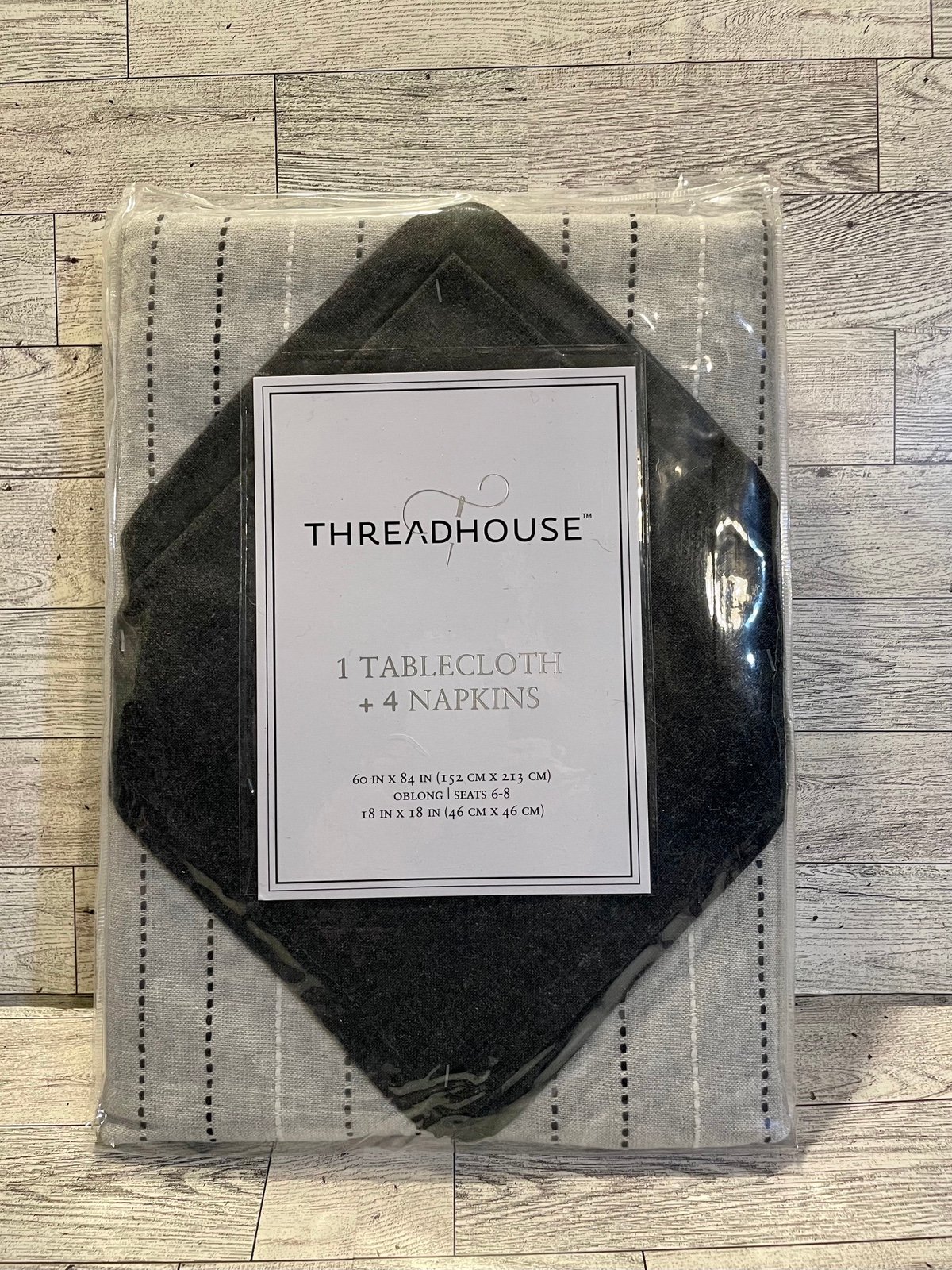 Threadhouse tablecloth and napkins , NWT
