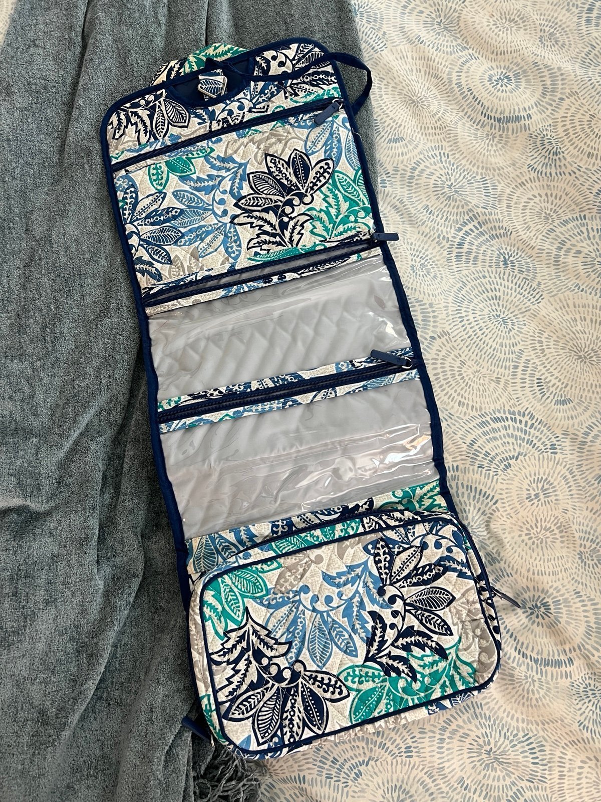 Vera Bradley Quilted Travel Hanging Organizer Floral/Paisley Pattern NWOT