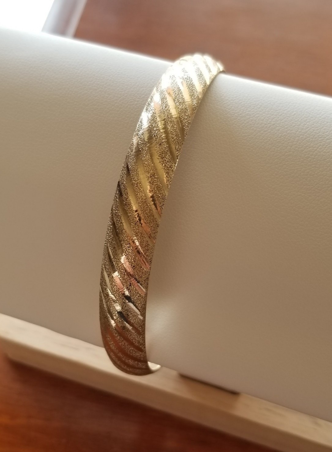 10K Gold Bangle Bracelet