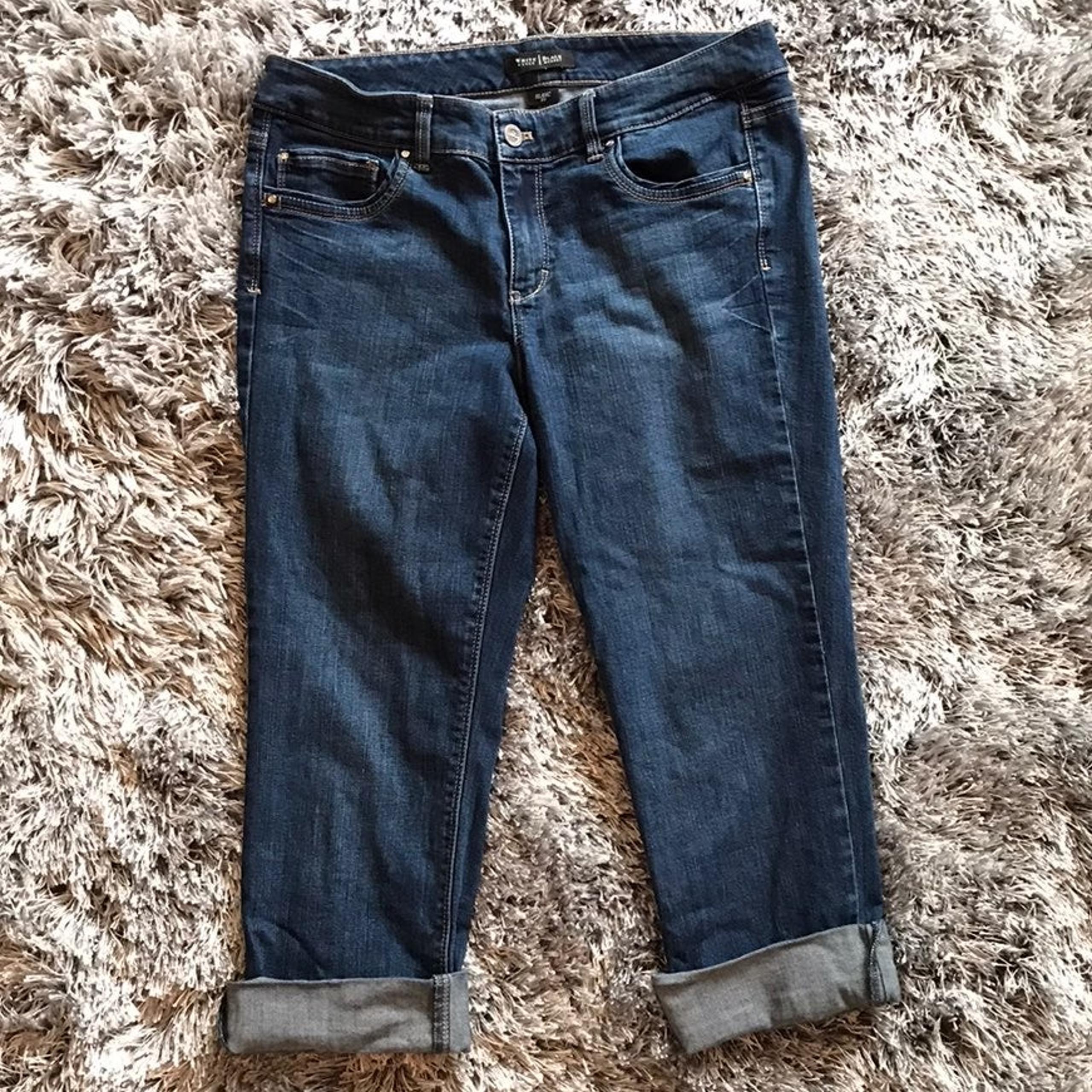 White house black market jeans 10 crop
