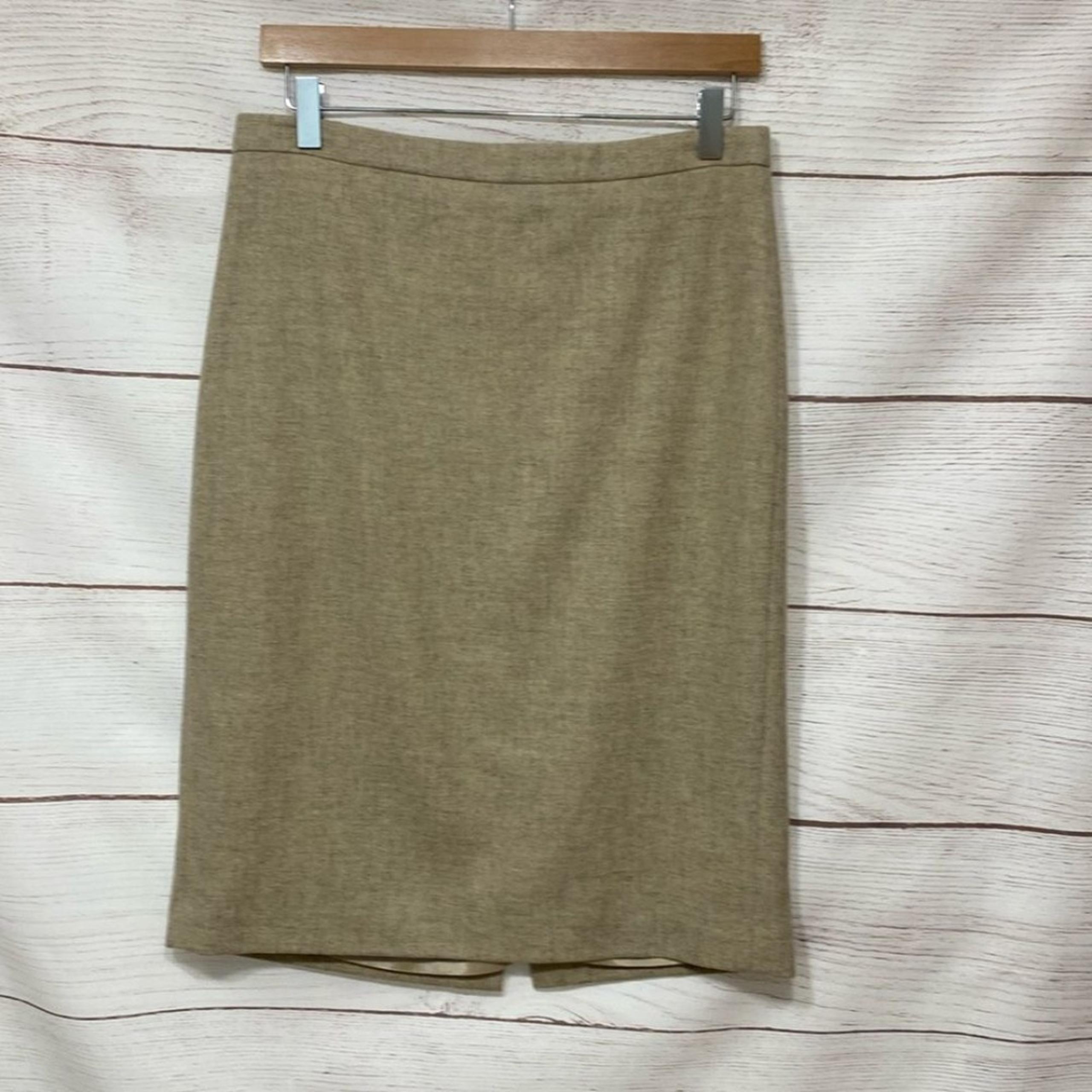 Gently used light beige tan 100% wool Pure Collection pencil skirt size 6