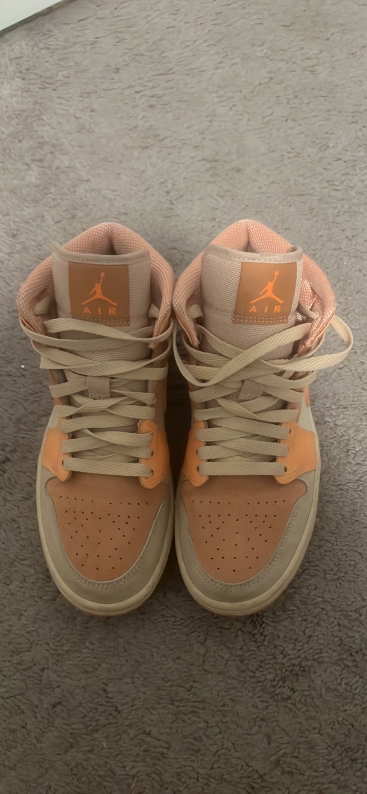 Jordan 1 mid