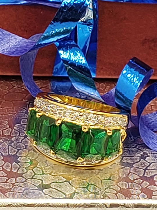 #841, 14K GOLD PLAPED Ring, GREEN Garnet & ZIRCONIA STONES, Sz 5