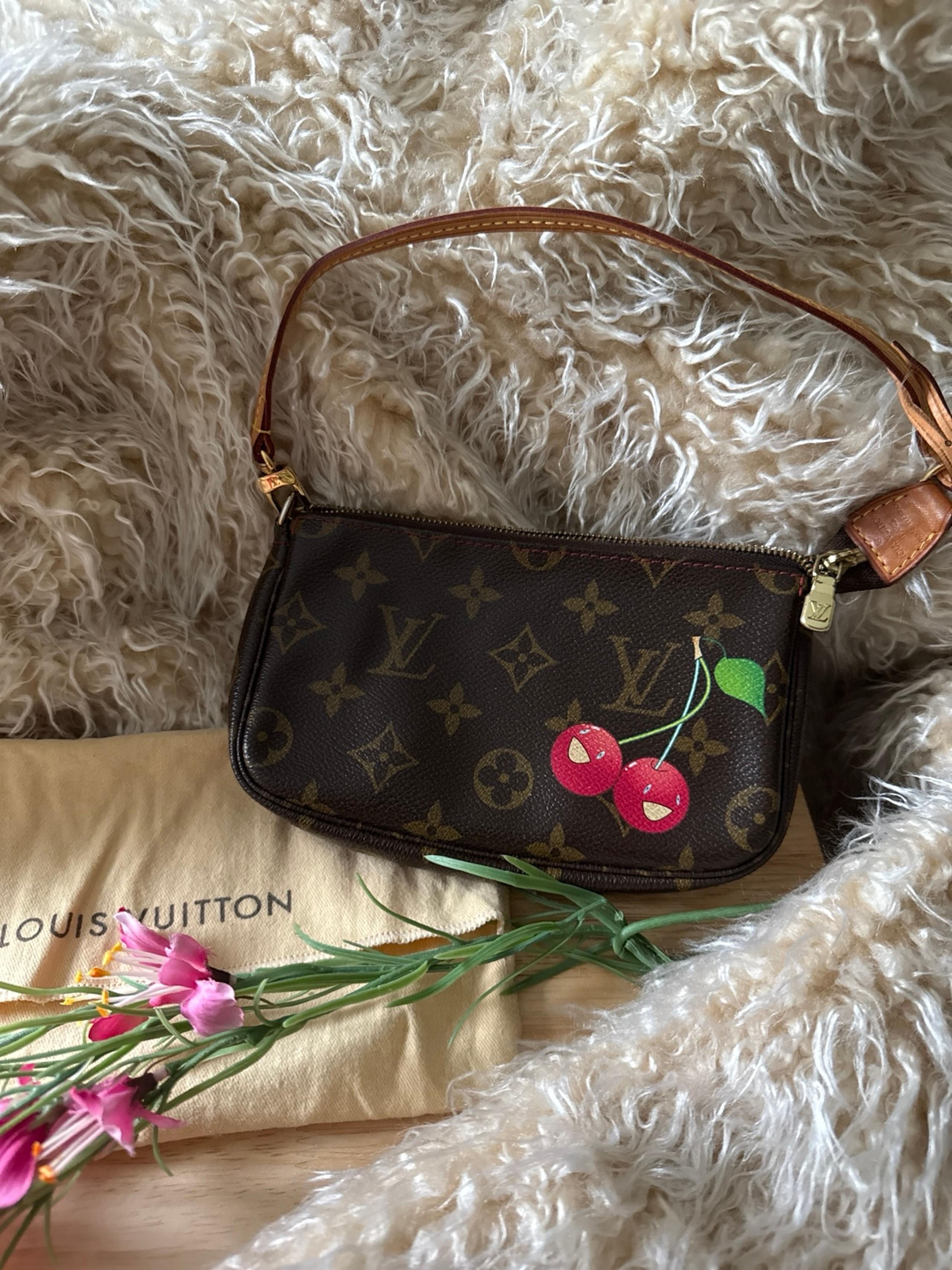 LOUIS VUITTON MINI CERISES POCHETTE