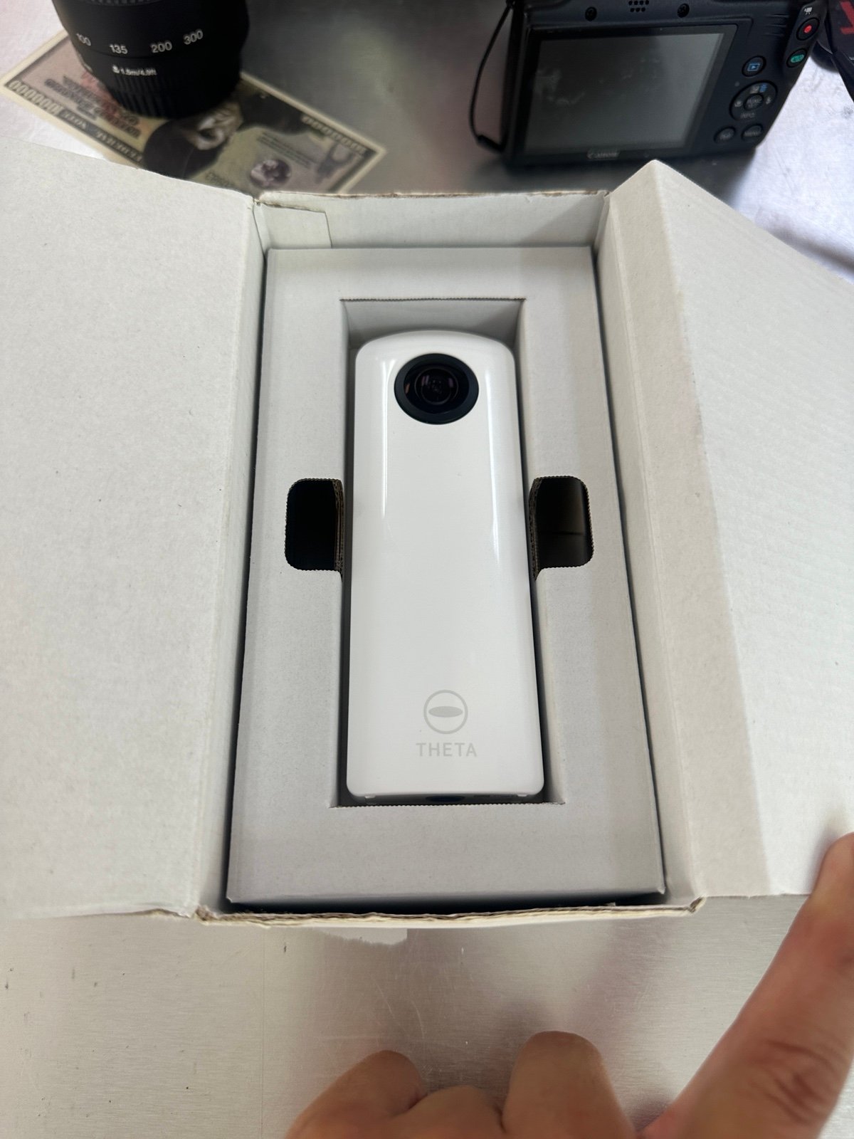 Ricoh Theta SC2 360 camera travel video photo vlog YouTube small pocket x 2 3 o