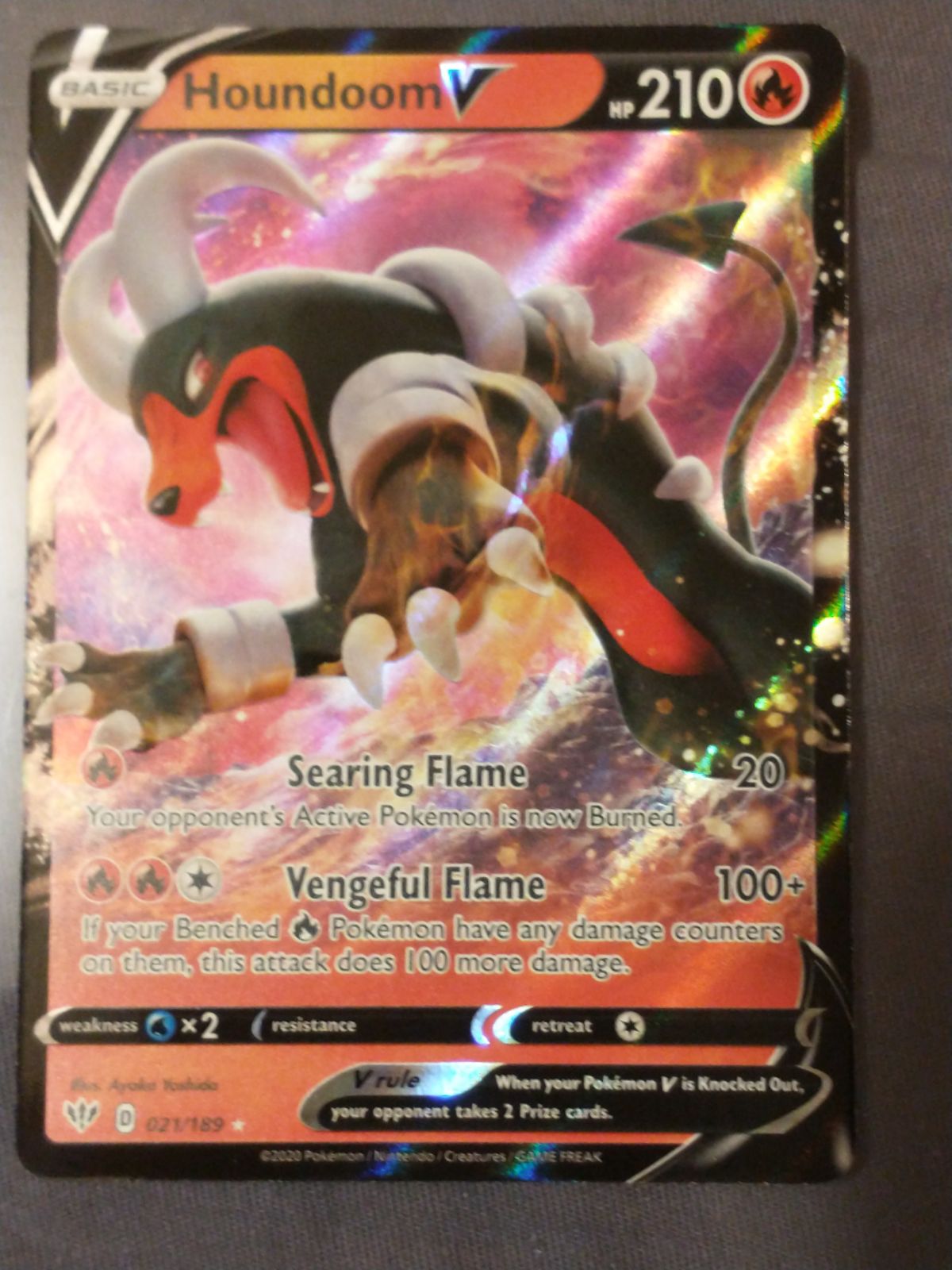 Houndoom V Pokemon Trading Card