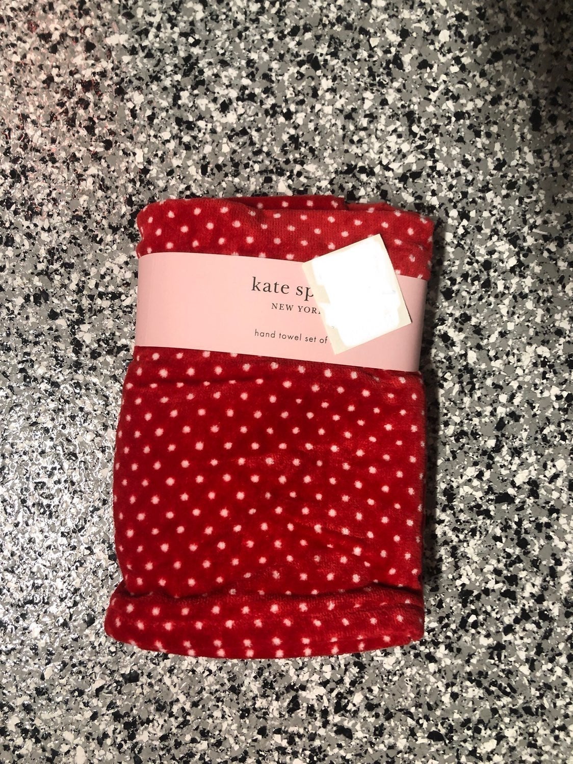 Kate spade Valentines bathroom hand towels