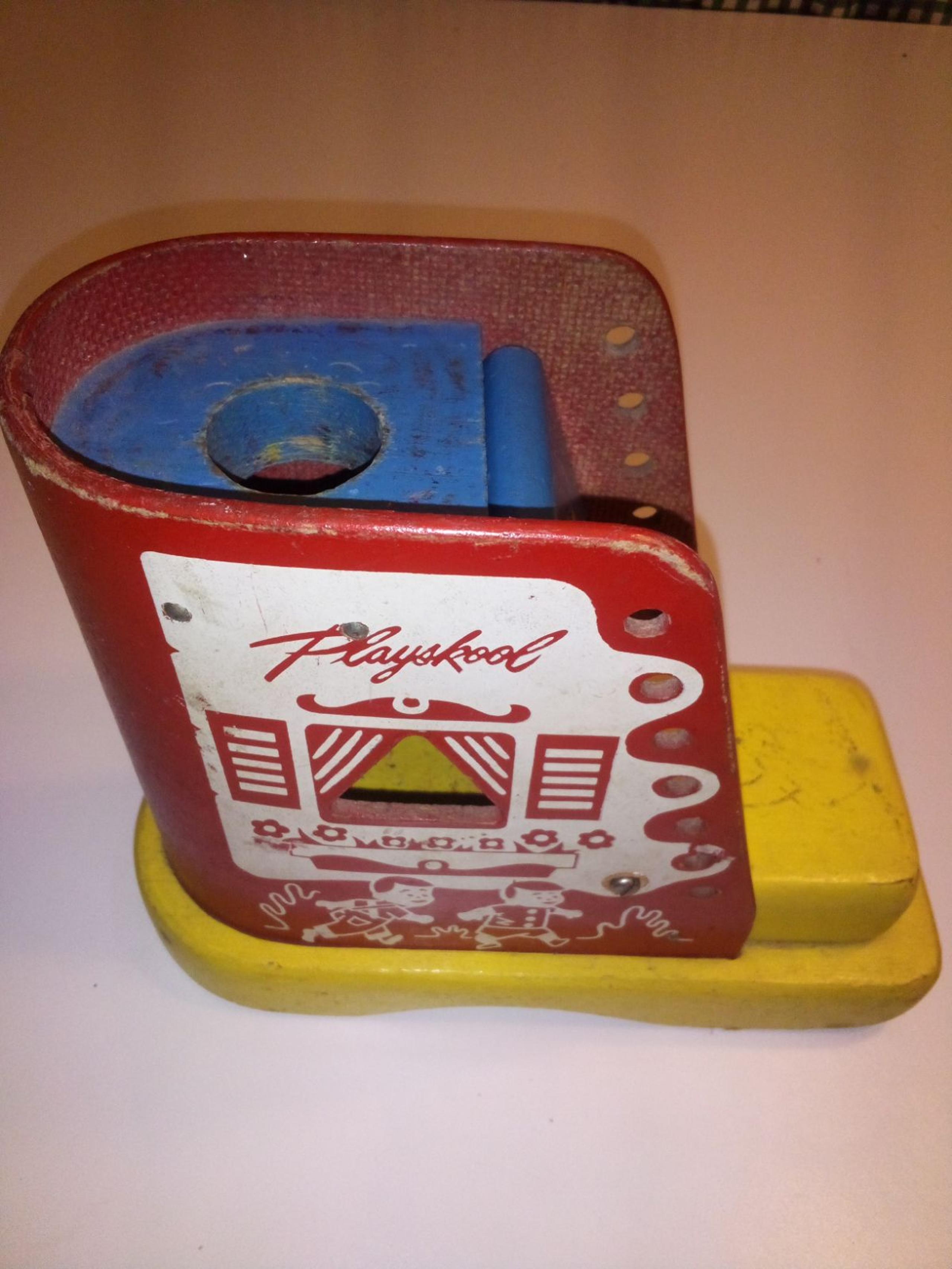 Vintage Playskool little old lady that lives in a shoe toy