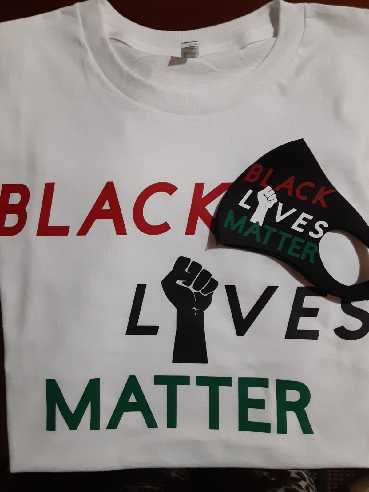 Tshirt and fashionable face mask