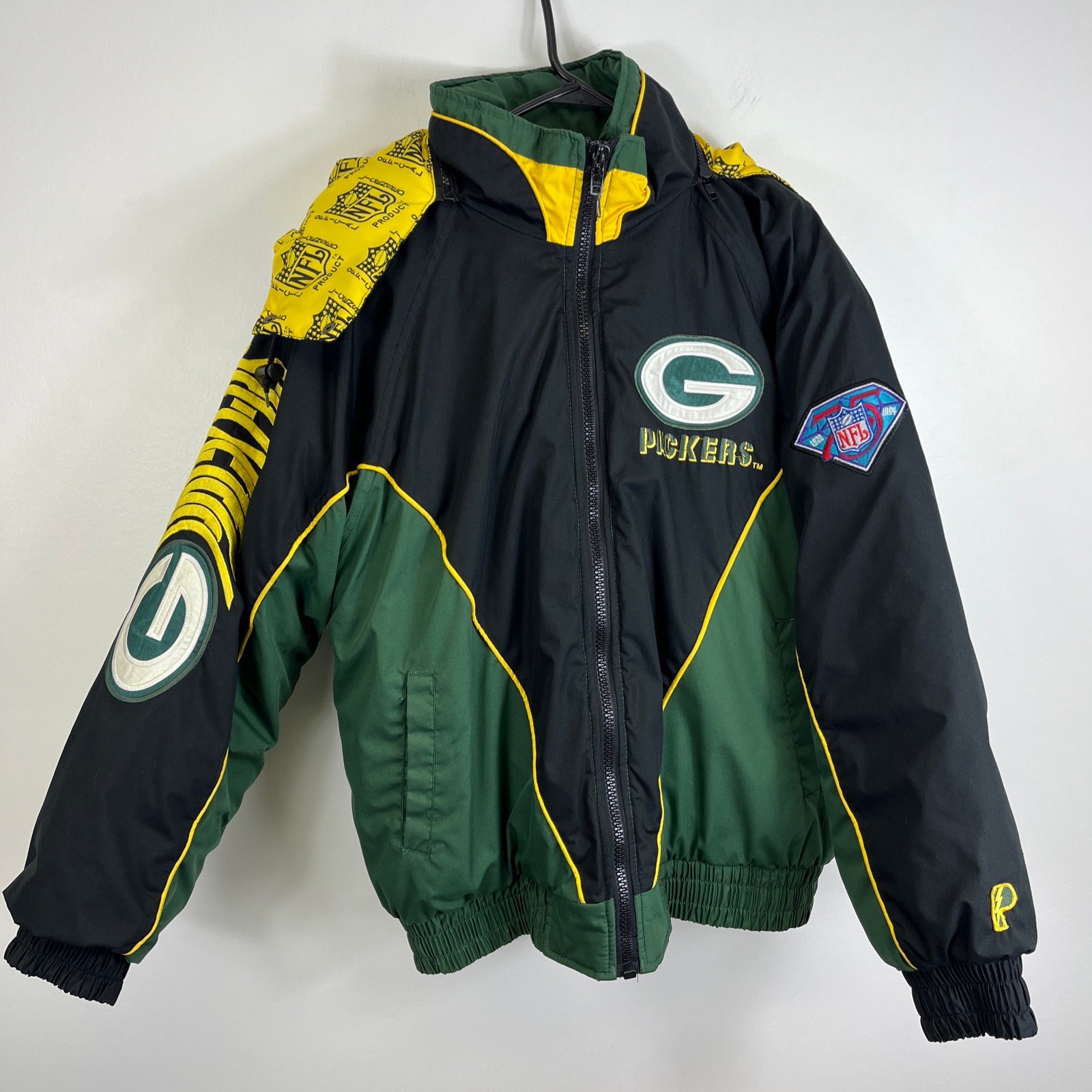 Vintage Green Bay Packers Pro Player NFL Puffer Jacket Size M 75 Year Patch