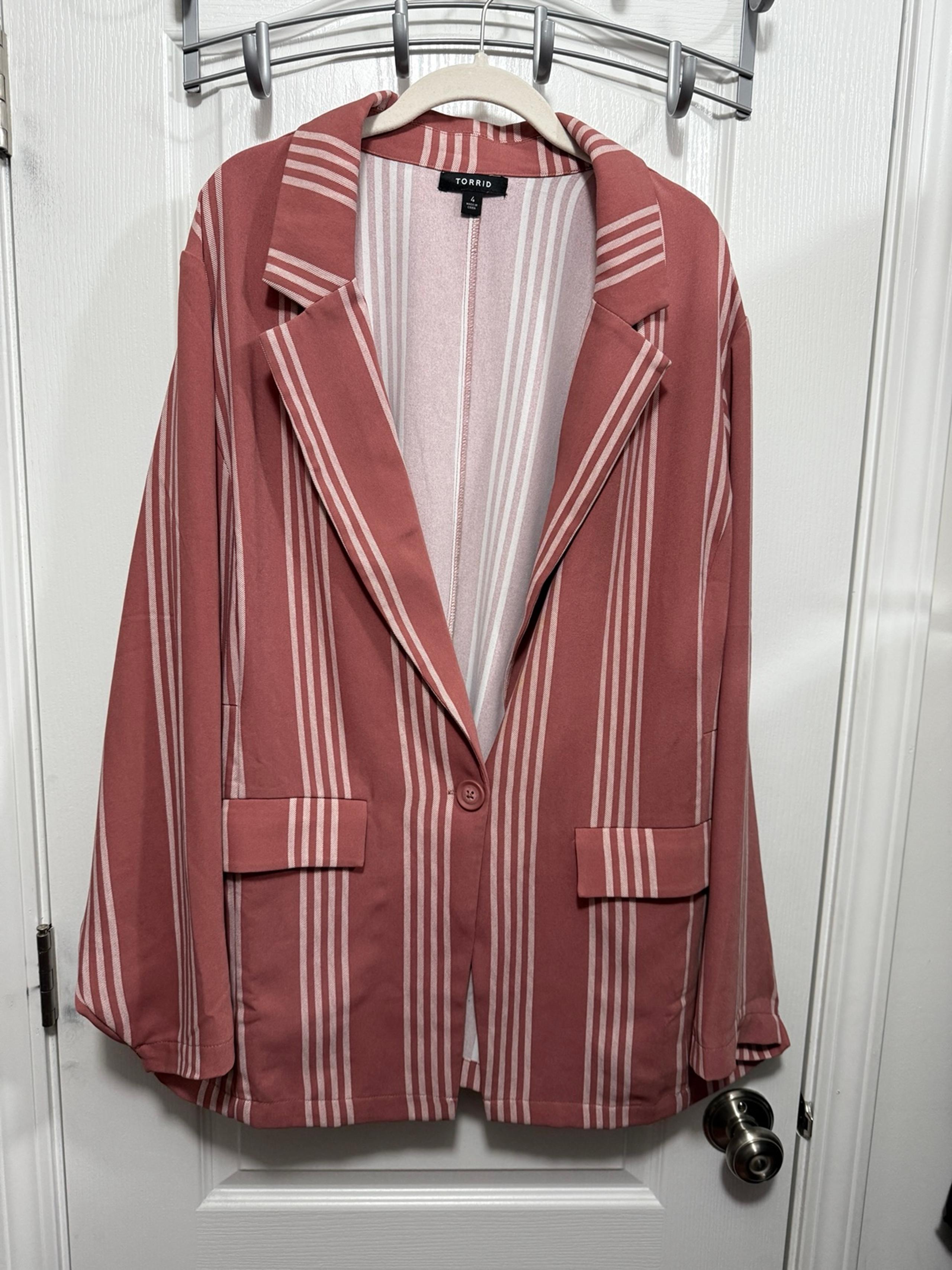 Torrid Women's Dusty Rose Stripe Longline Boyfriend Blazer 4X comfy workwear EUC