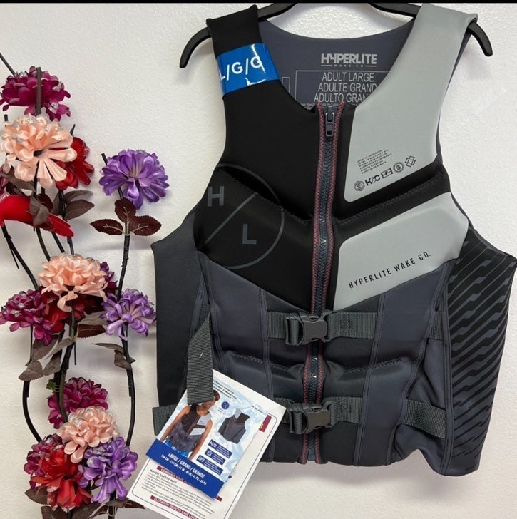 Last-Minute Gift Sale - NWT  Hyper Lite Wake Co. Swimming Vest Adult Size Large - Web Warehouse Clearance Carnival:£34[hoSports & outdoors_4835853ua]