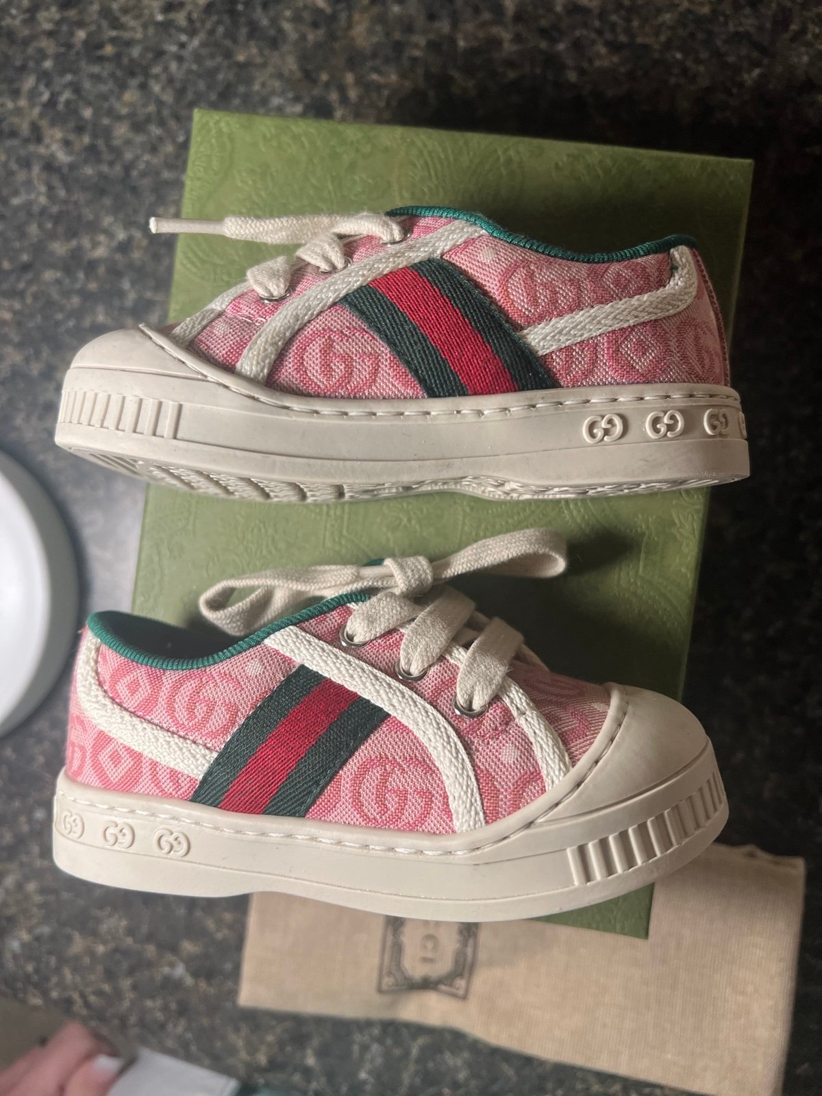 Baby girls pink Gucci sneakers size 21 great condition !