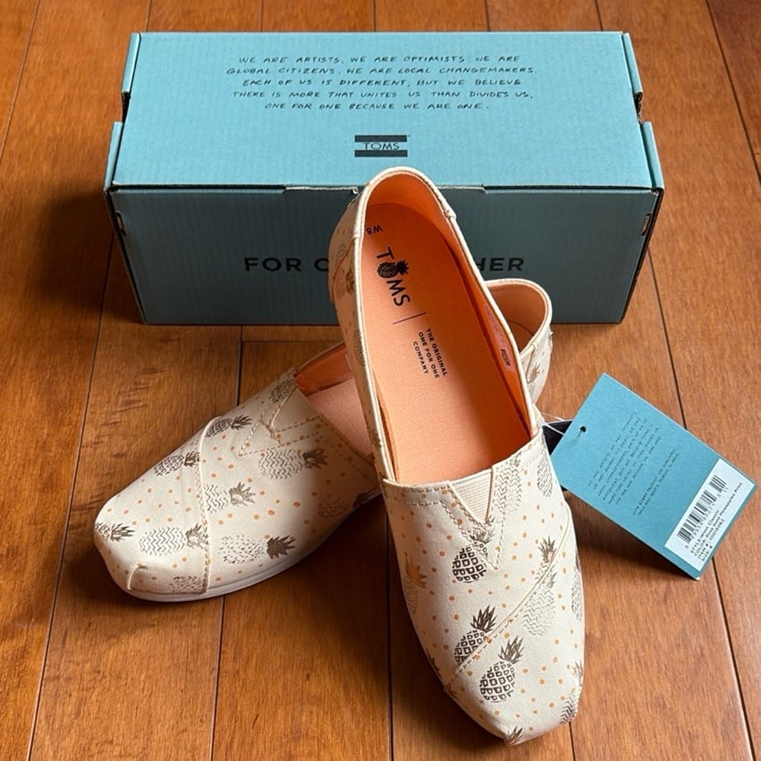 Toms Pineapple Print Slip-ons 8