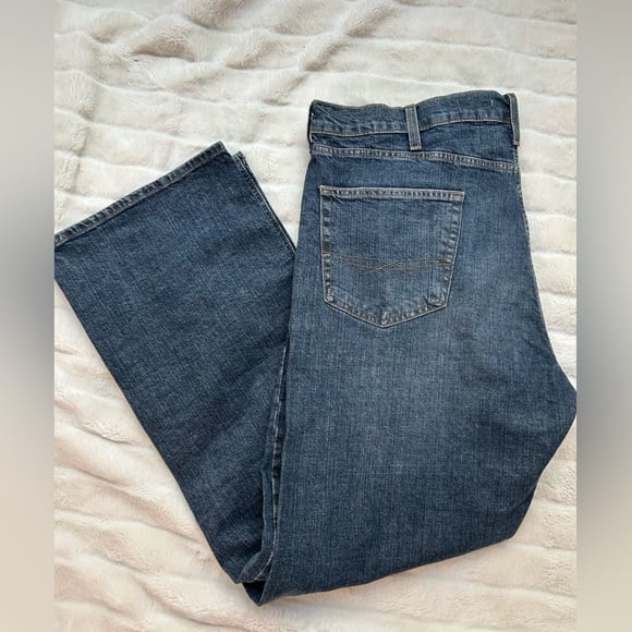 NWOT Levi’s Signature Men's Bootcut Blue Jeans, size W 42 L 30