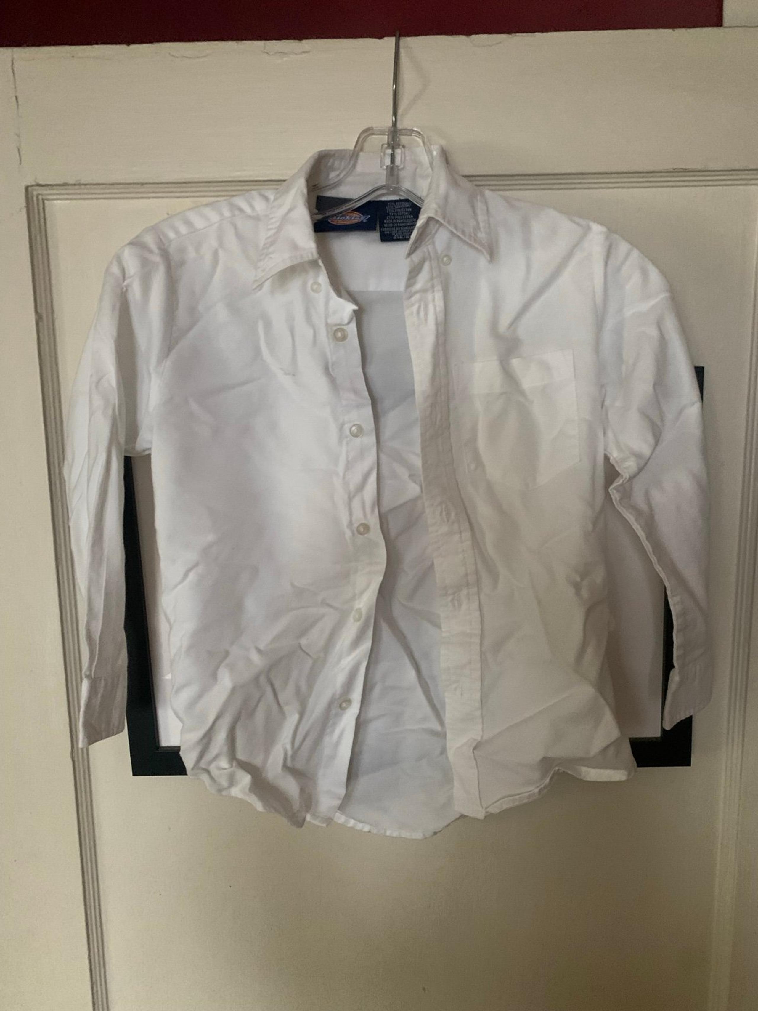 Dickies sz S (6-8) child’s white button down shirt