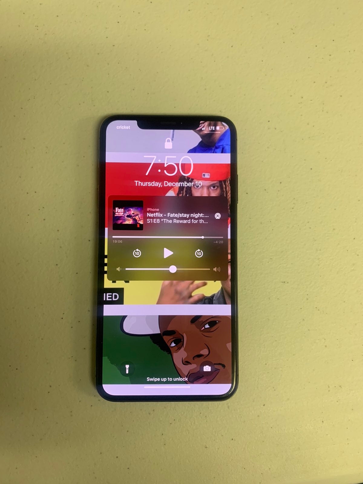 iPhone XS Max Silver 64gb cracked back