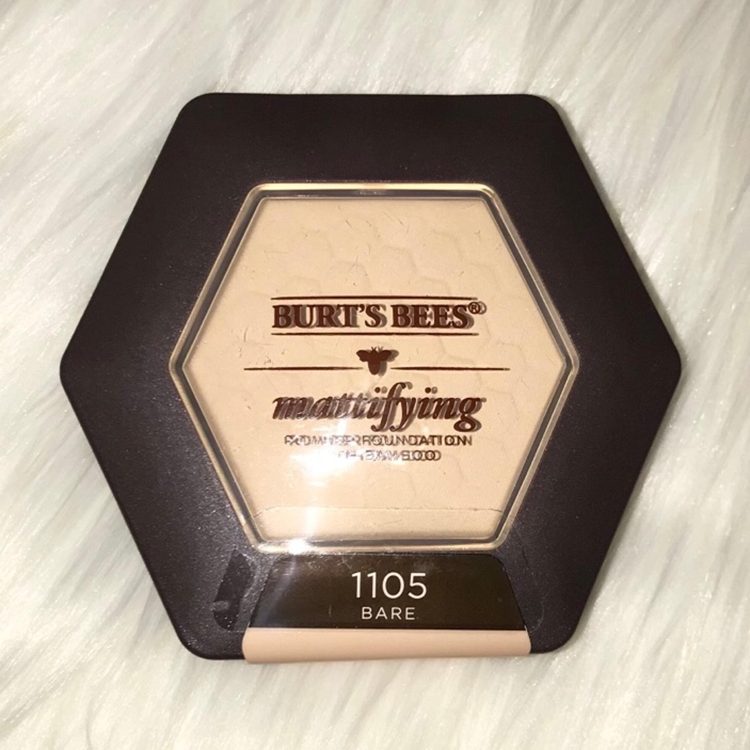 New Burt’s Bees 100% Natural Mattifying Powder Foundation, Bare - 0.3 Ounce