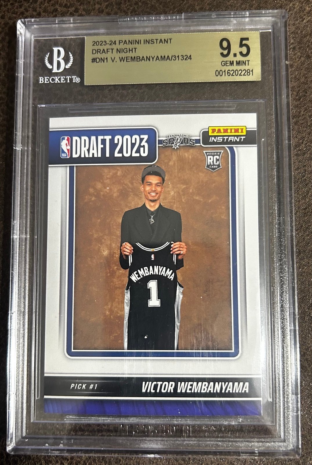 VICTOR WEMBANYAMA RC 2023-24 PANINI INSTANT DRAFT NIGHT ROOKIE DN-1 BGS 9.5