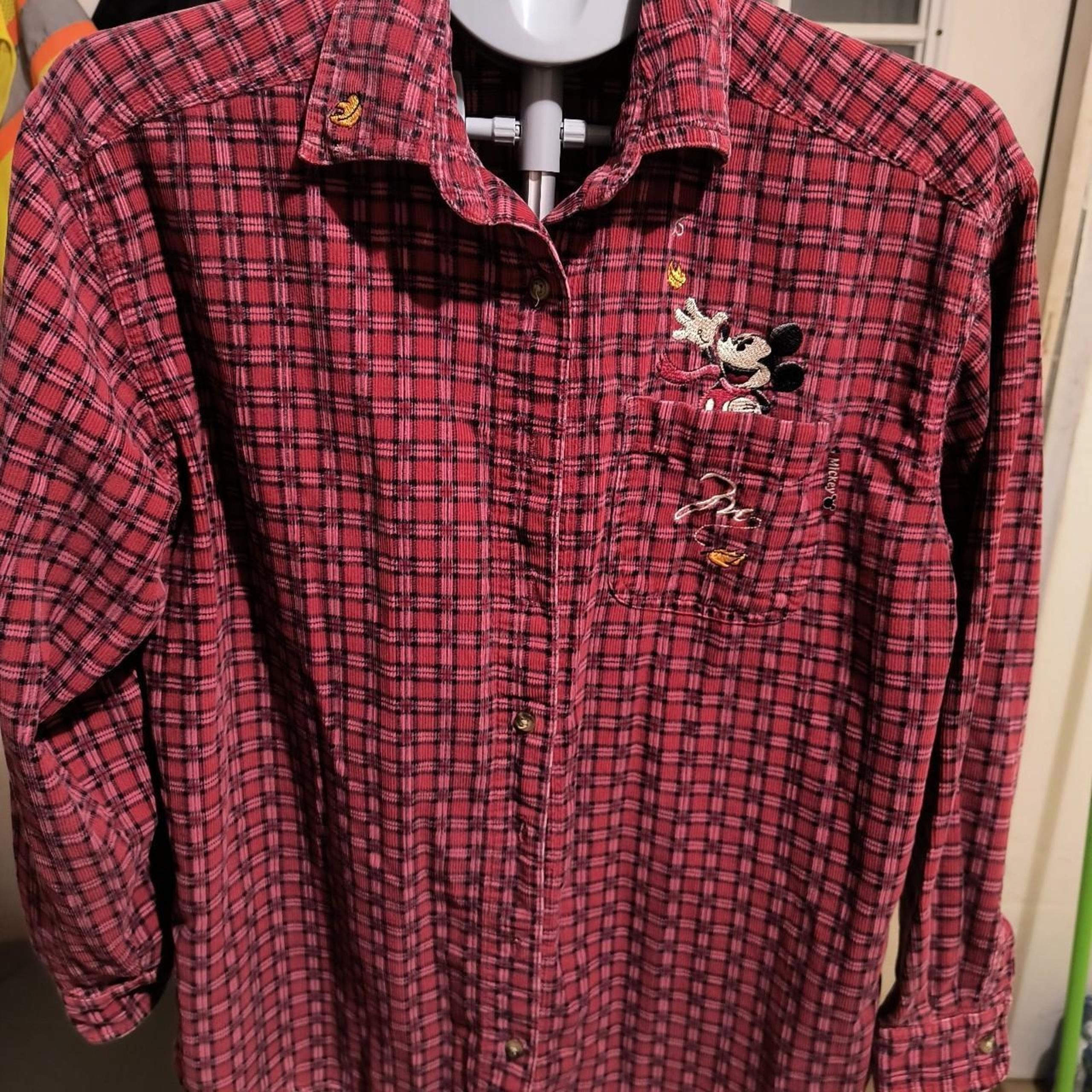 VINTAGE Disney Women's small flannel soft cozy long sleeve shirt fall winter