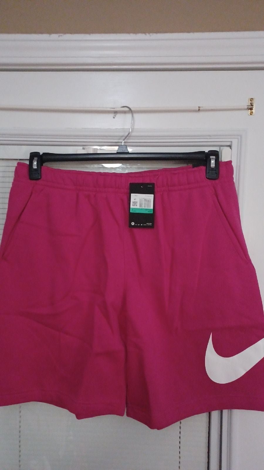 NWT NIKE SIZE XL SPORTSWEAR FIREBERRY FLEECE SHORTS