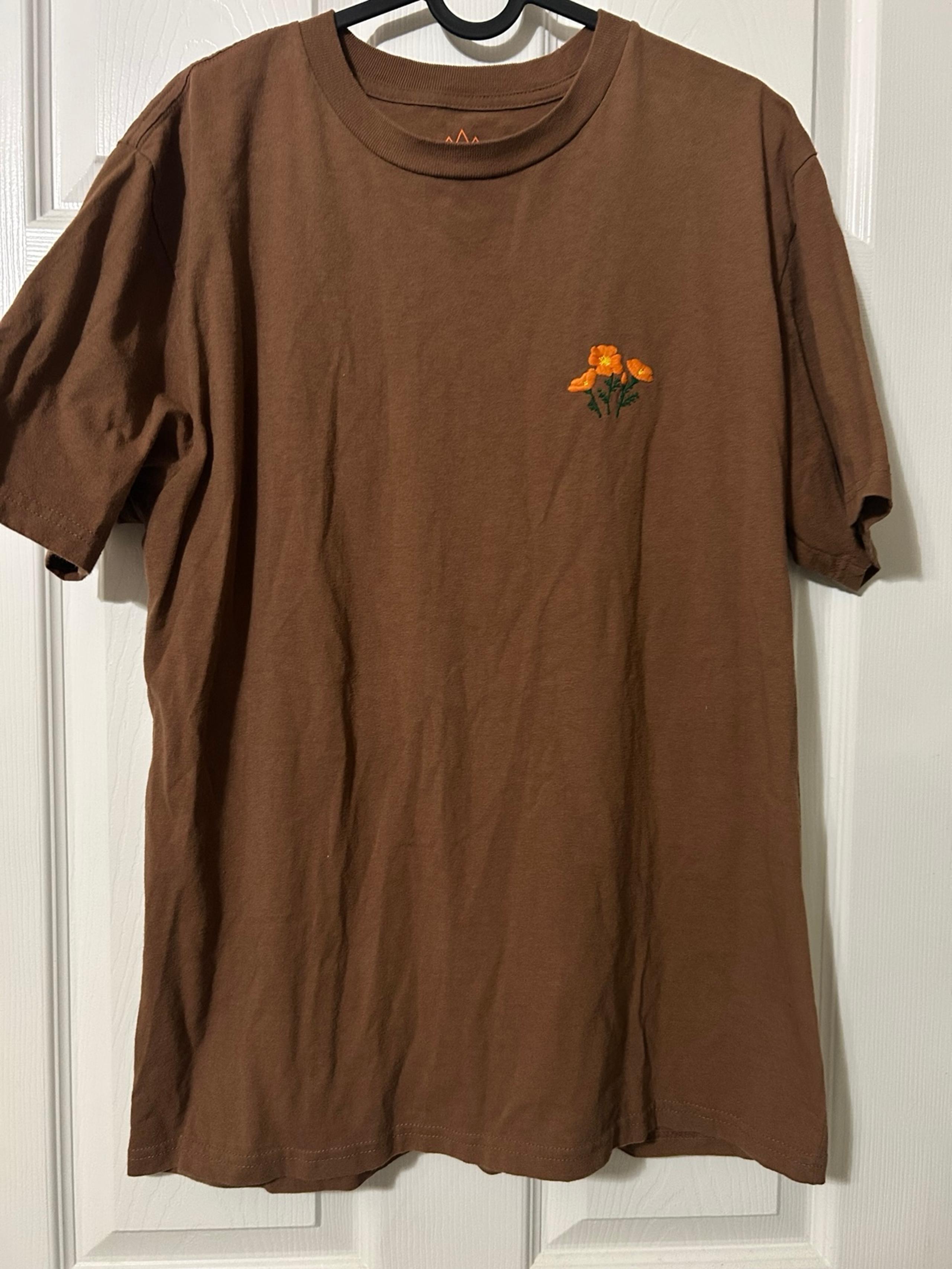 Altru brown embroidery flower tee