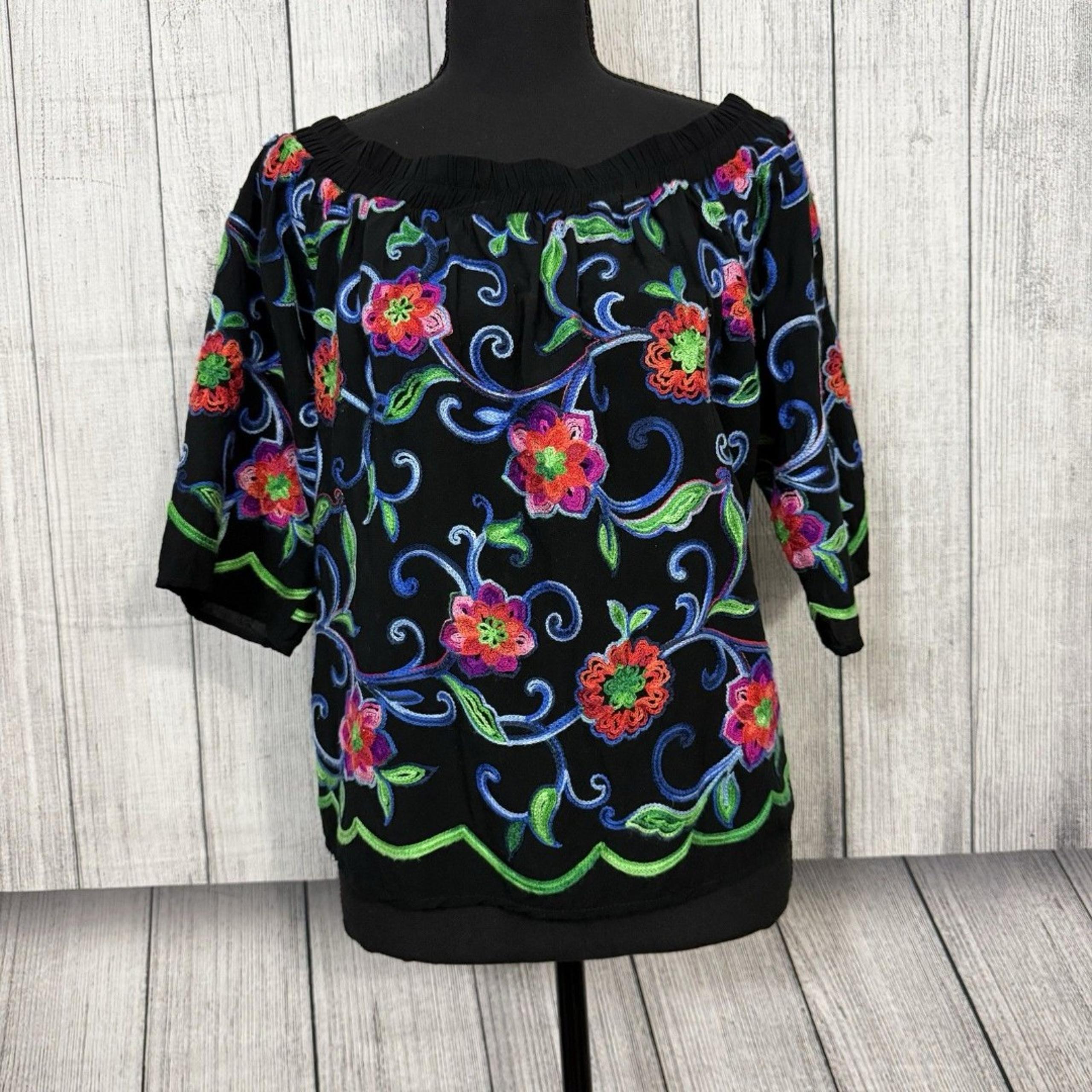 Karen Kane Womens Medium Black Embroidered Floral Round Neck Flutter Blouse Boho