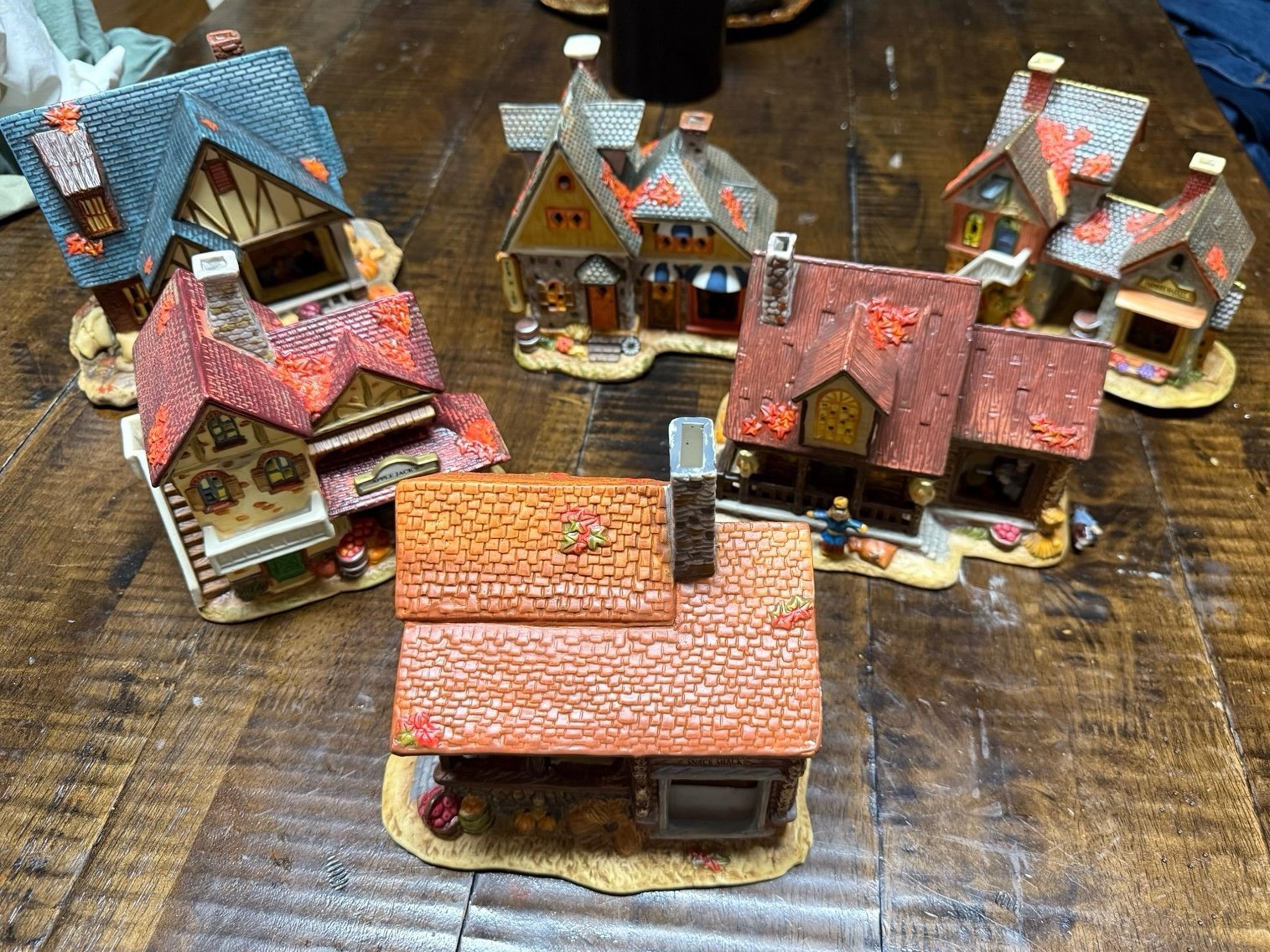 Vintage Holiday Time Thanksgiving Ceramic Village House Set 6