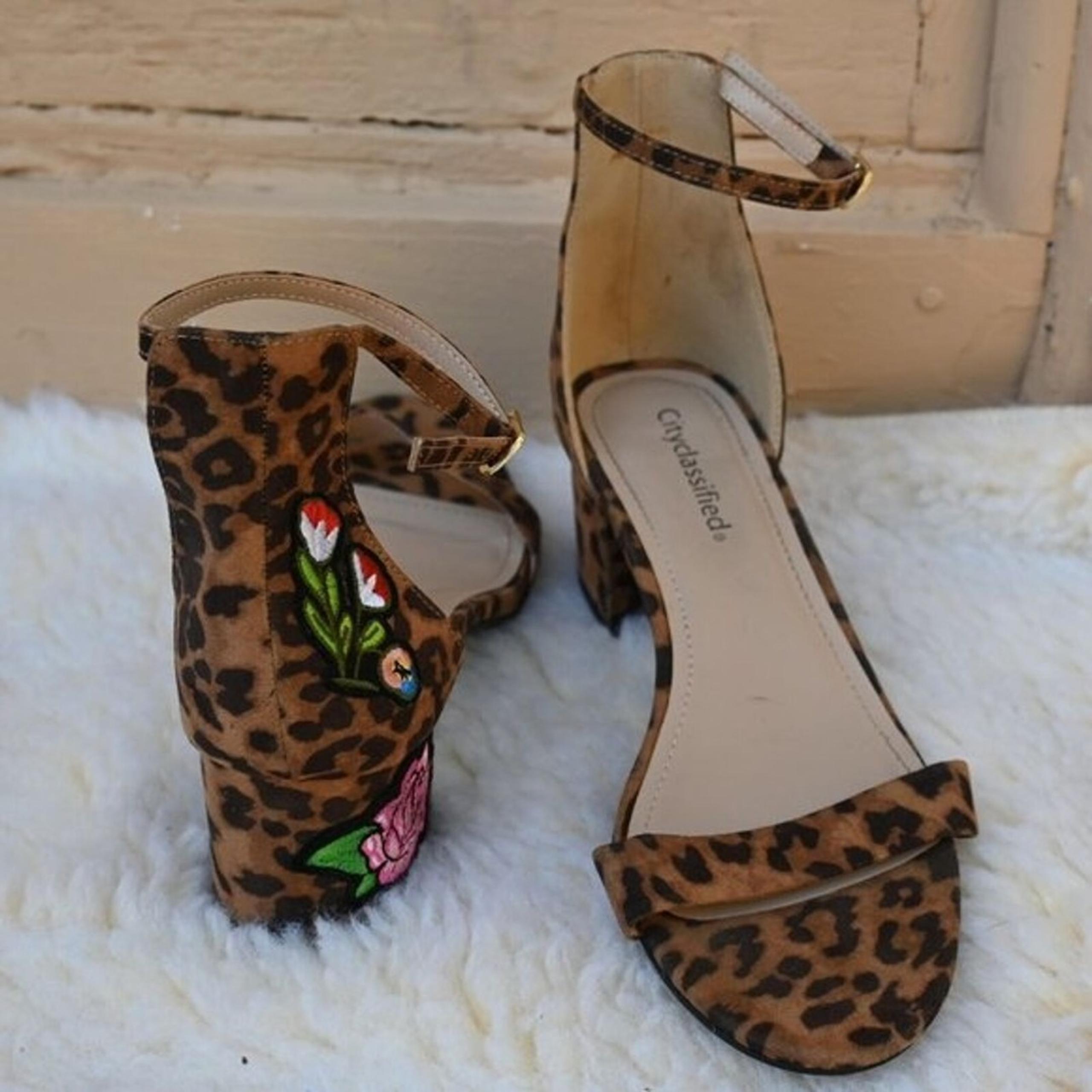 City Classified Animal Print Block Heel Buckled Ankle Strap Open Toe Sandals 9