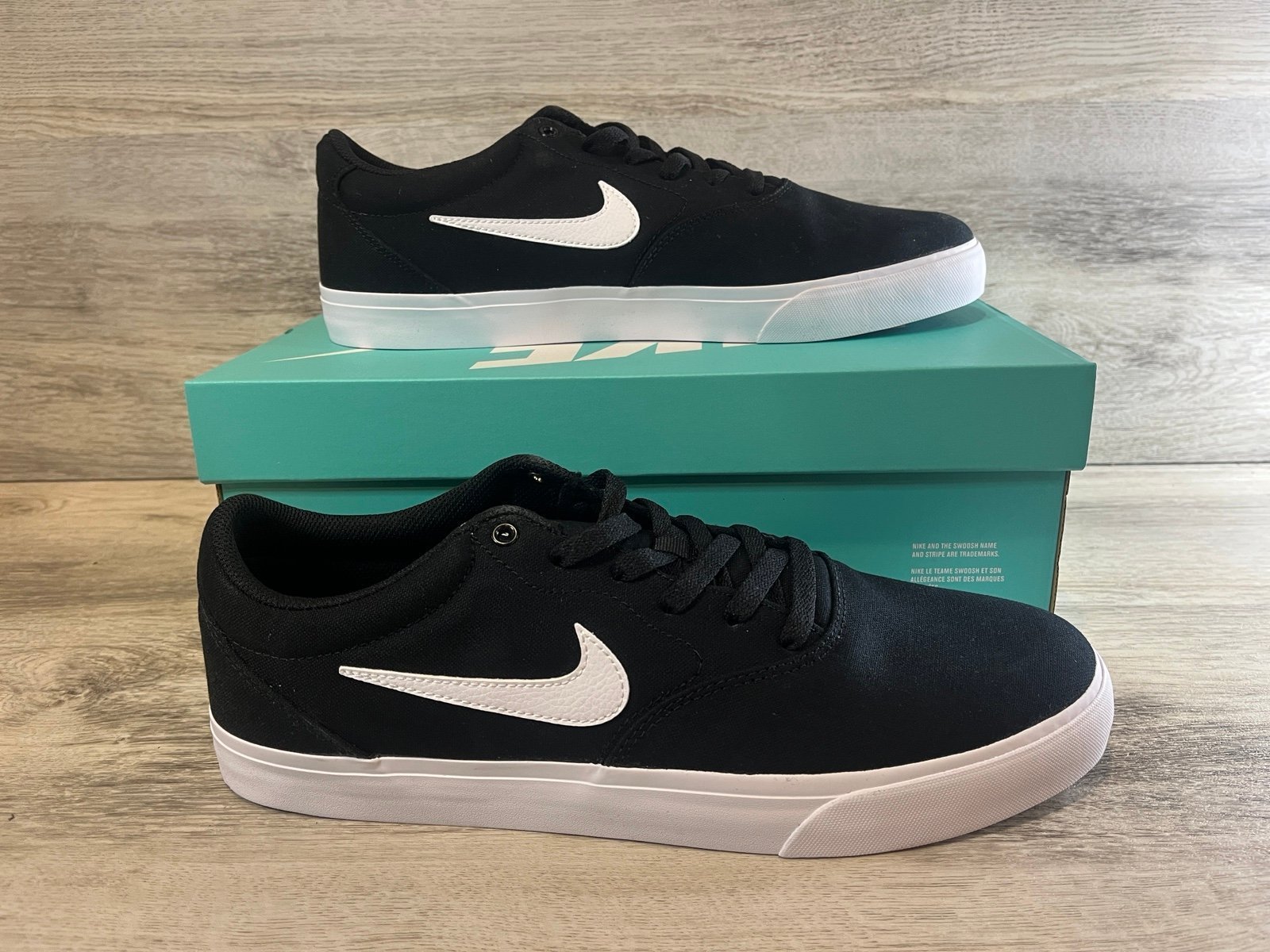 Nike SB Charge Canvas Skate Shoes