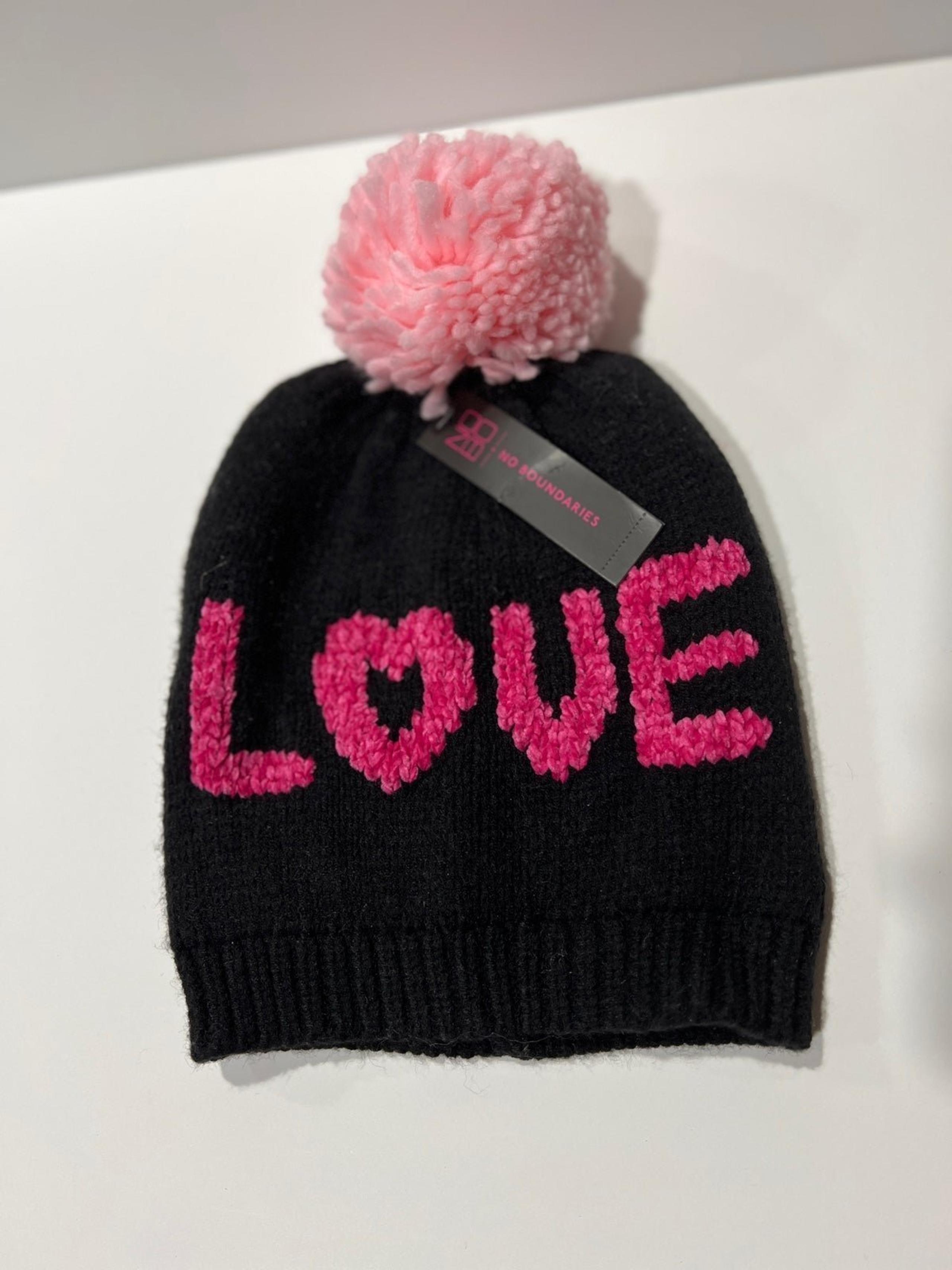 NEW No Boundaries Knit Womens Winter Beanie Hat Stocking Cap Love Black Pink.