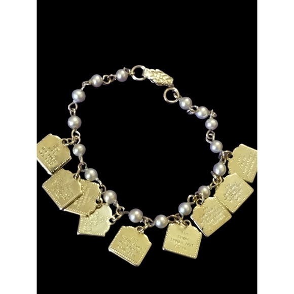 Beautiful 1950s vintage Pearl Ten commandment bracelet