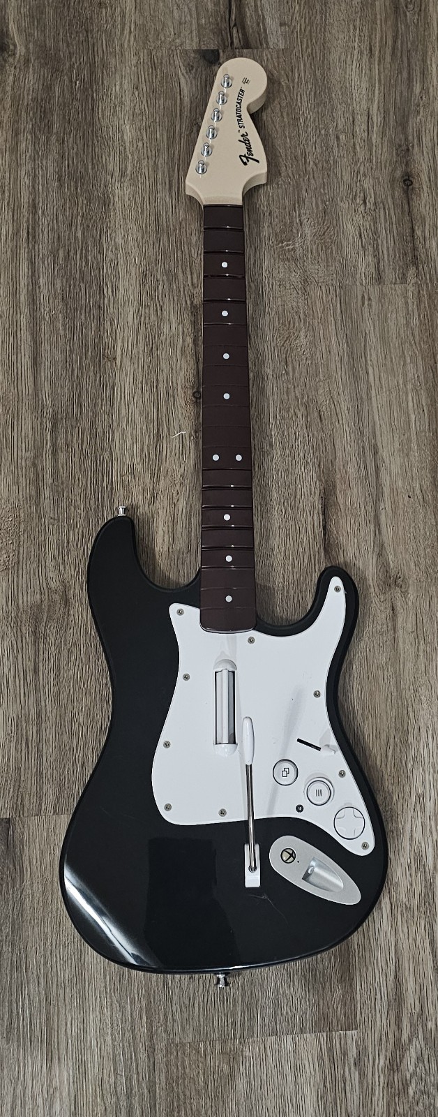 Rock Band 4 Black Wireless Guitar Fender Stratocaster Xbox One 91161