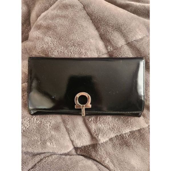 Salvatore Ferragamo Clutch Envelope Wallet Black Leather Gancini Buckle. AQ2201